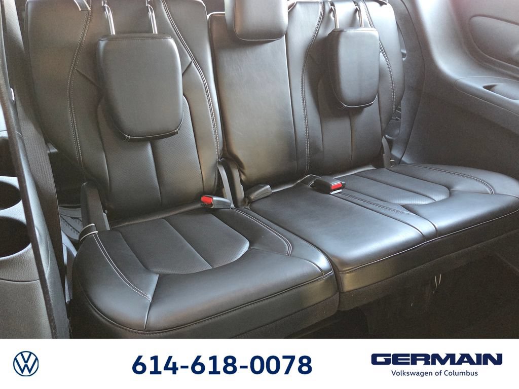 Used 2023 Chrysler Pacifica Touring-L w/ S Appearance Package AWD/4WD image 21
