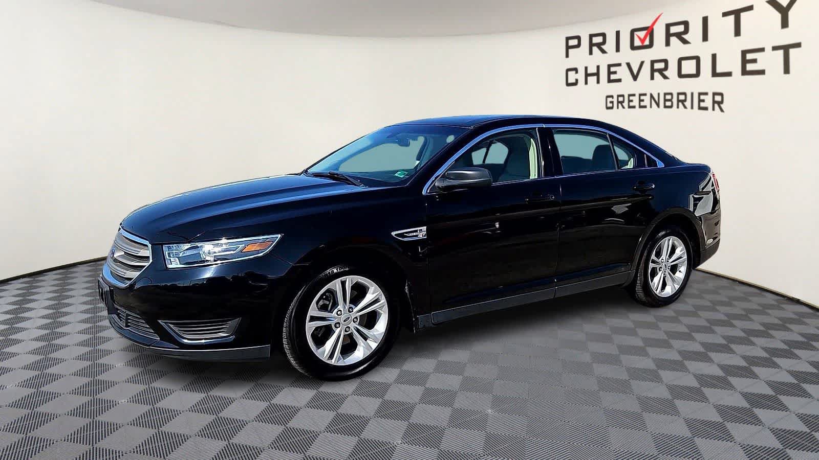 Used 2018 Ford Taurus SE FWD image 4