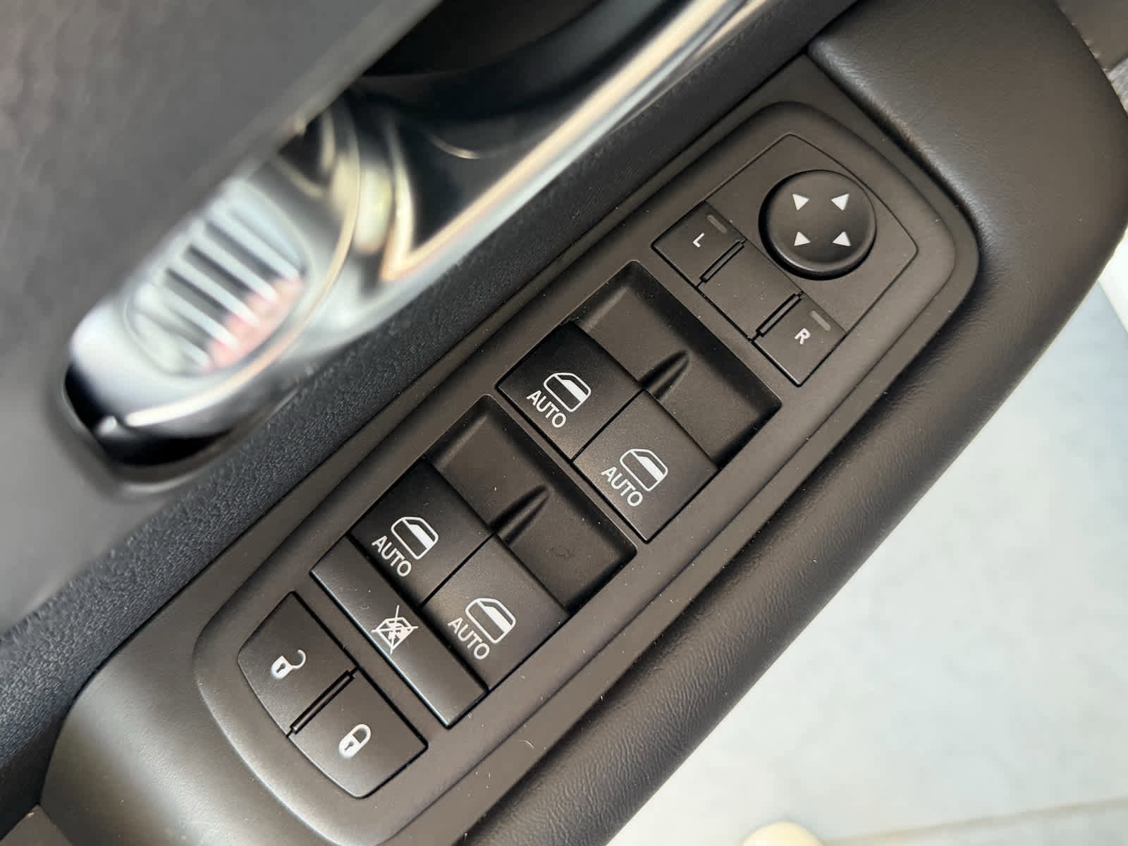 New 2026 Chrysler Pacifica Select image 25