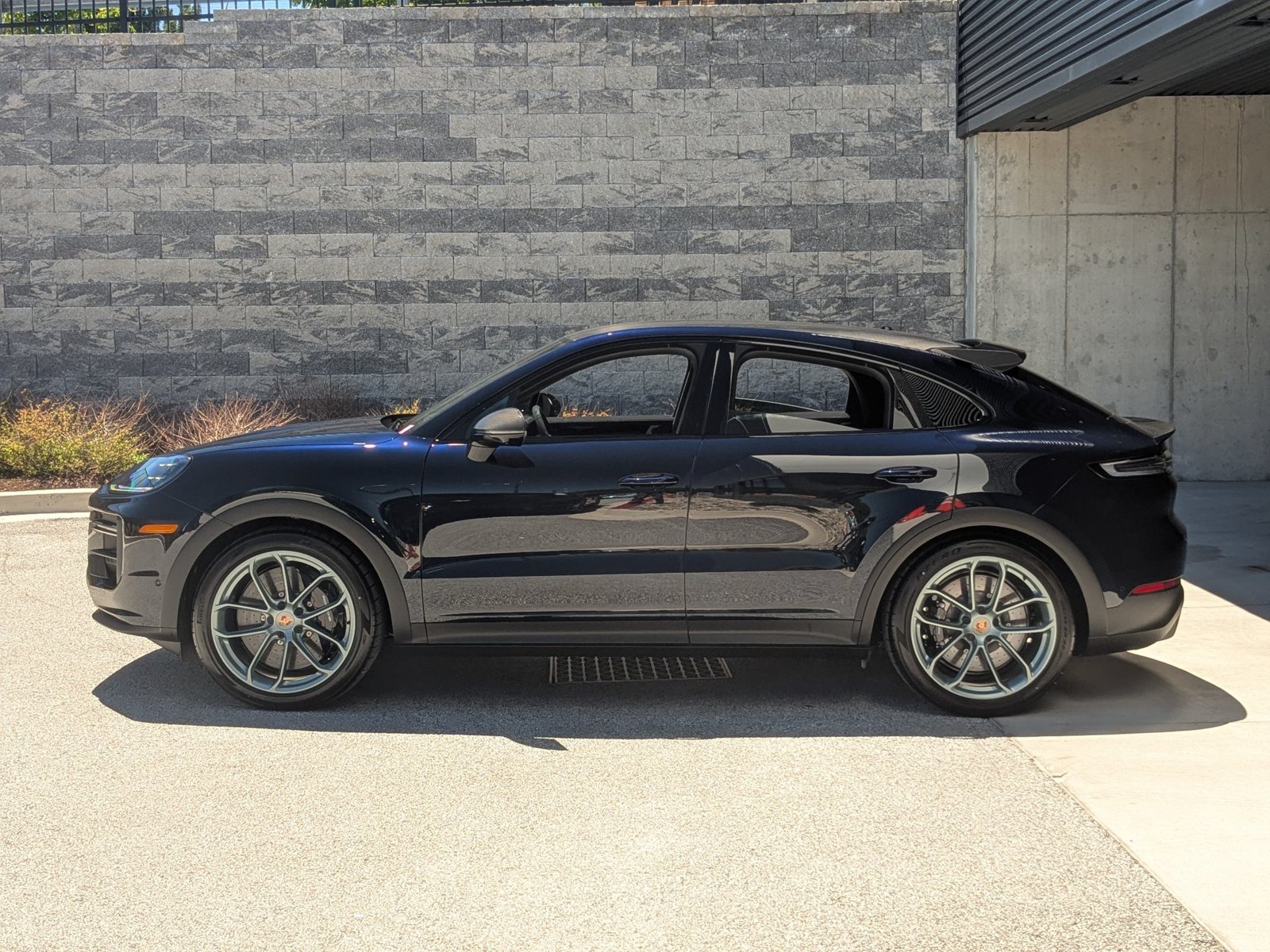 New 2026 Porsche Cayenne Turbo GT AWD/4WD image 2