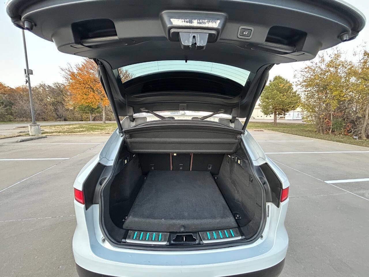 Used 2017 Jaguar F-PACE S image 10