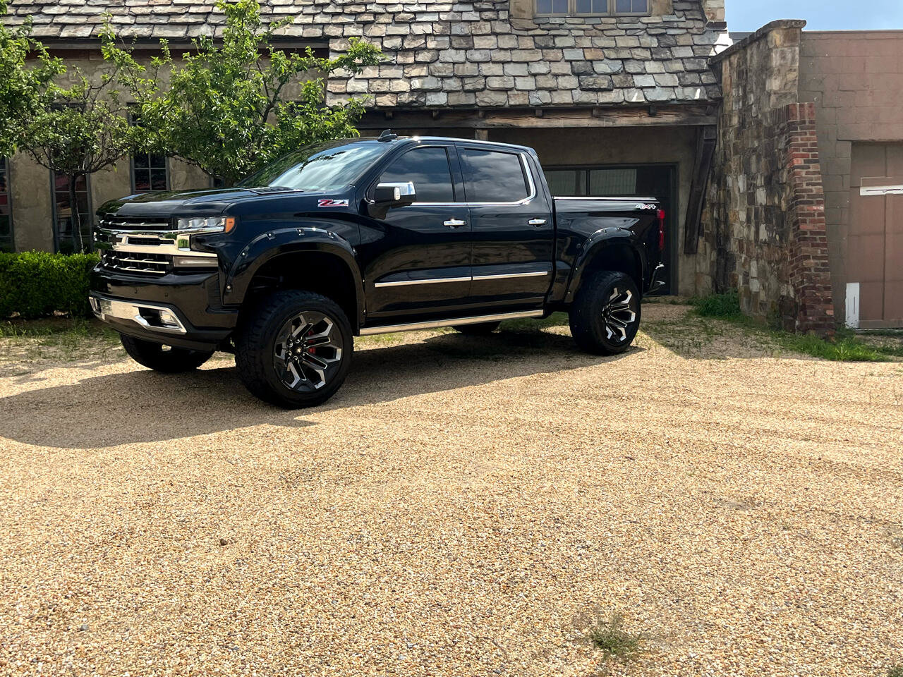 Used 2020 Chevrolet Silverado 1500 LTZ image 3