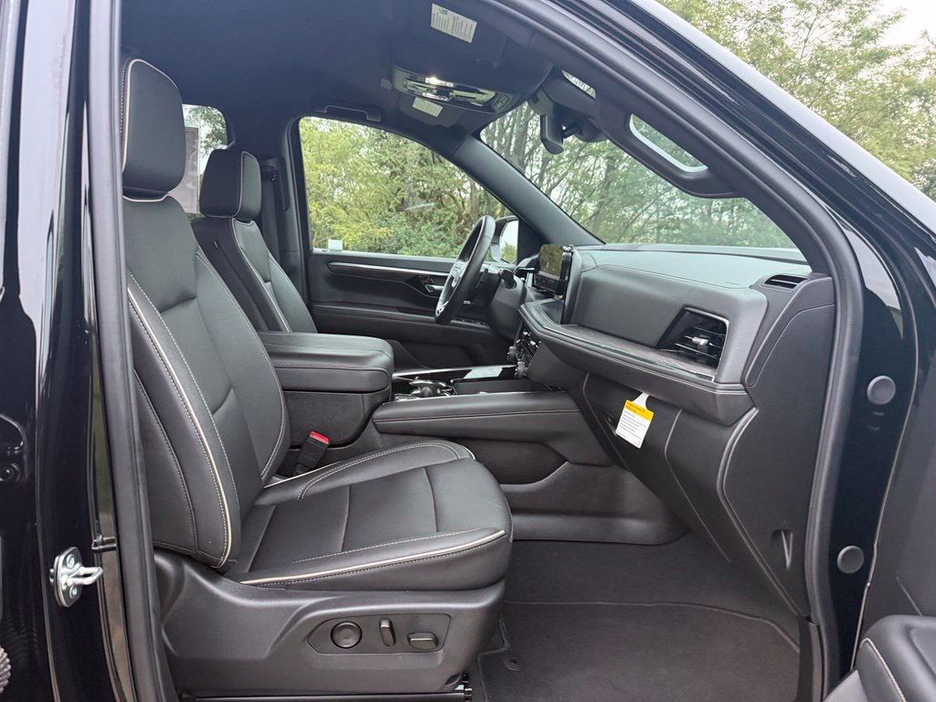 Used 2026 Chevrolet Suburban Premier AWD/4WD image 23