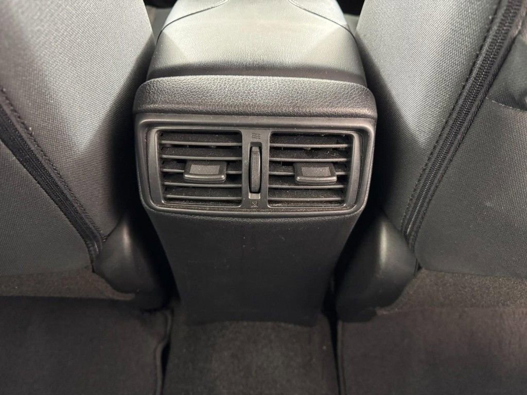 Used 2020 Nissan Rogue S image 17