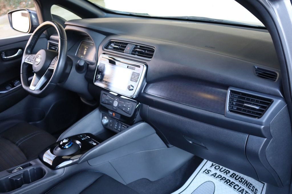 Used 2018 Nissan Leaf SV w/ SV Technology Package image 23