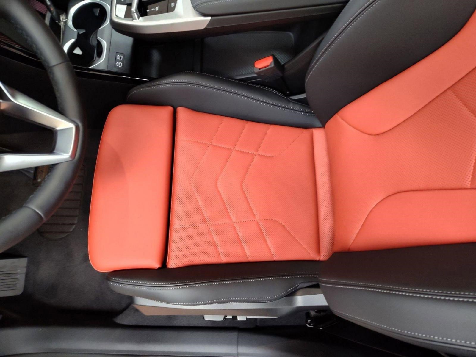 Used 2025 BMW X1 xDrive28i w/ Convenience Package image 12