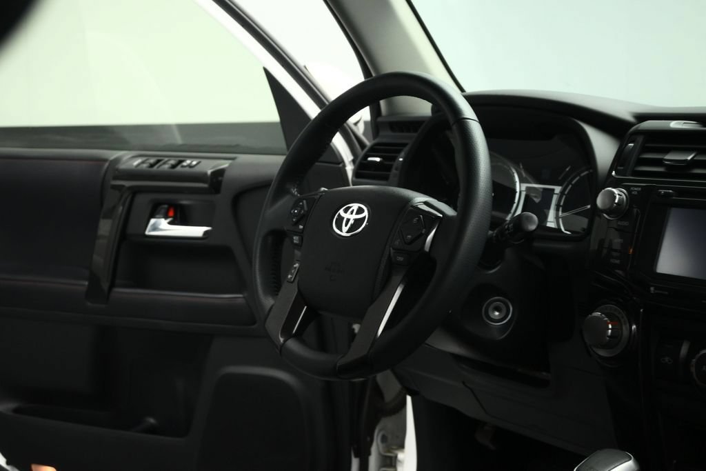 Used 2018 Toyota 4Runner TRD Off-Road Premium AWD/4WD image 70