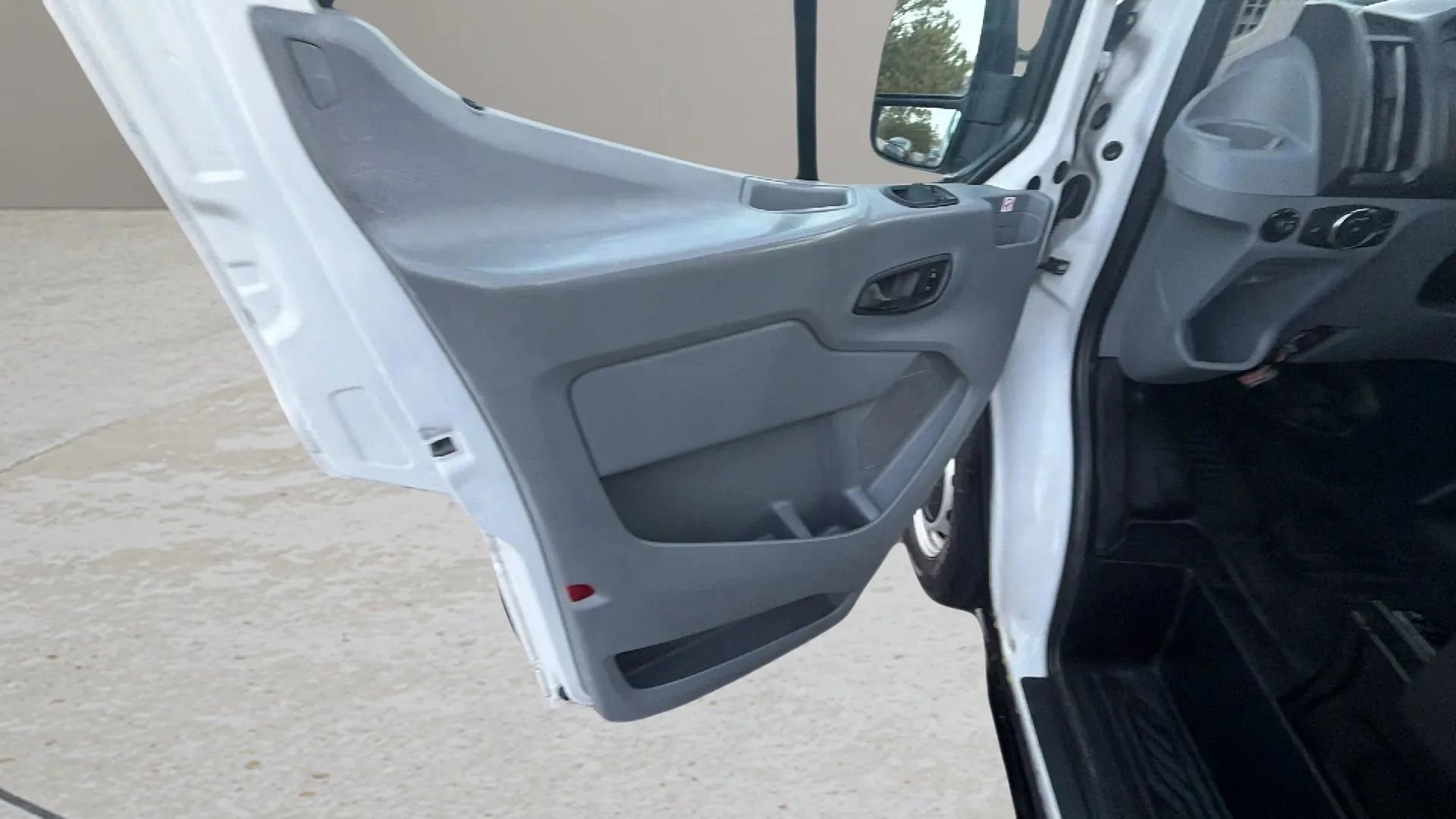 Used 2019 Ford Transit 250 Low Roof w/60/40 Side Door w/L image 16