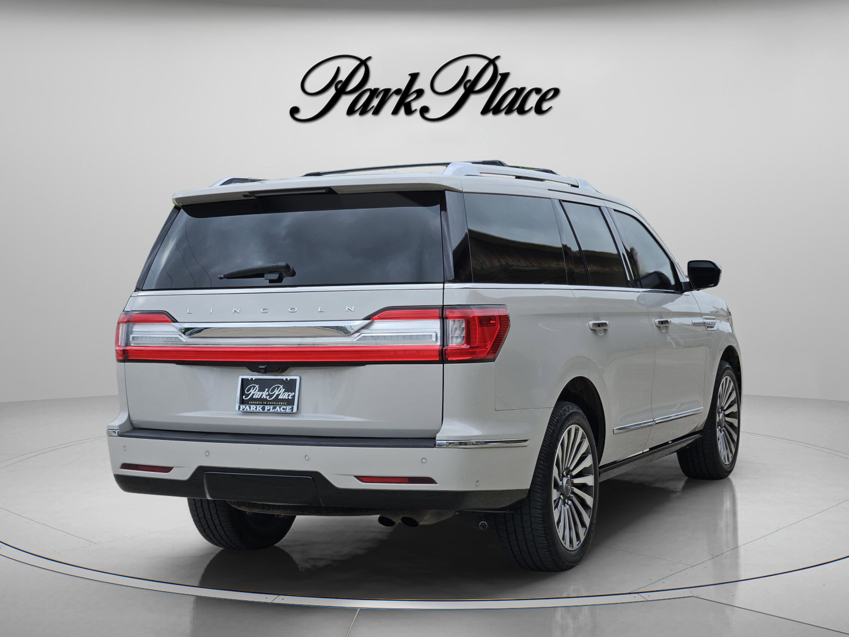 Used 2019 Lincoln Navigator Reserve AWD/4WD image 6