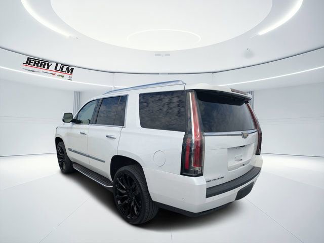 Used 2017 Cadillac Escalade Luxury RWD image 5