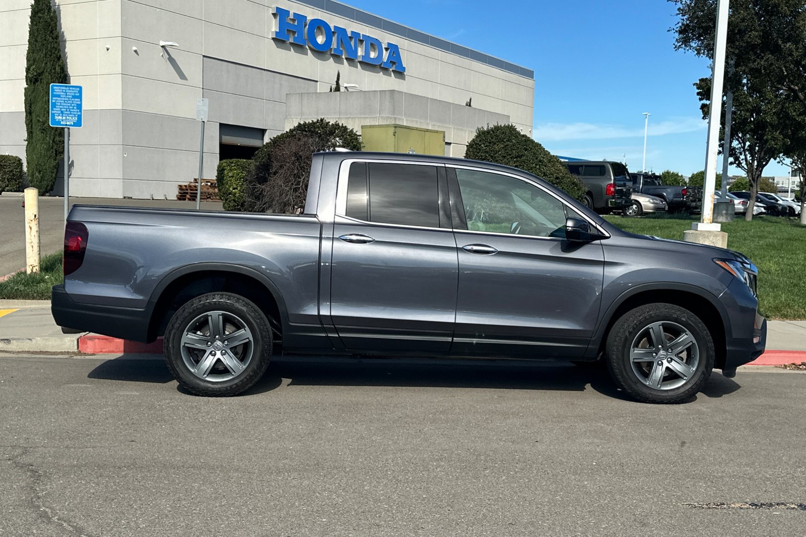 Used 2023 Honda Ridgeline RTL-E image 3