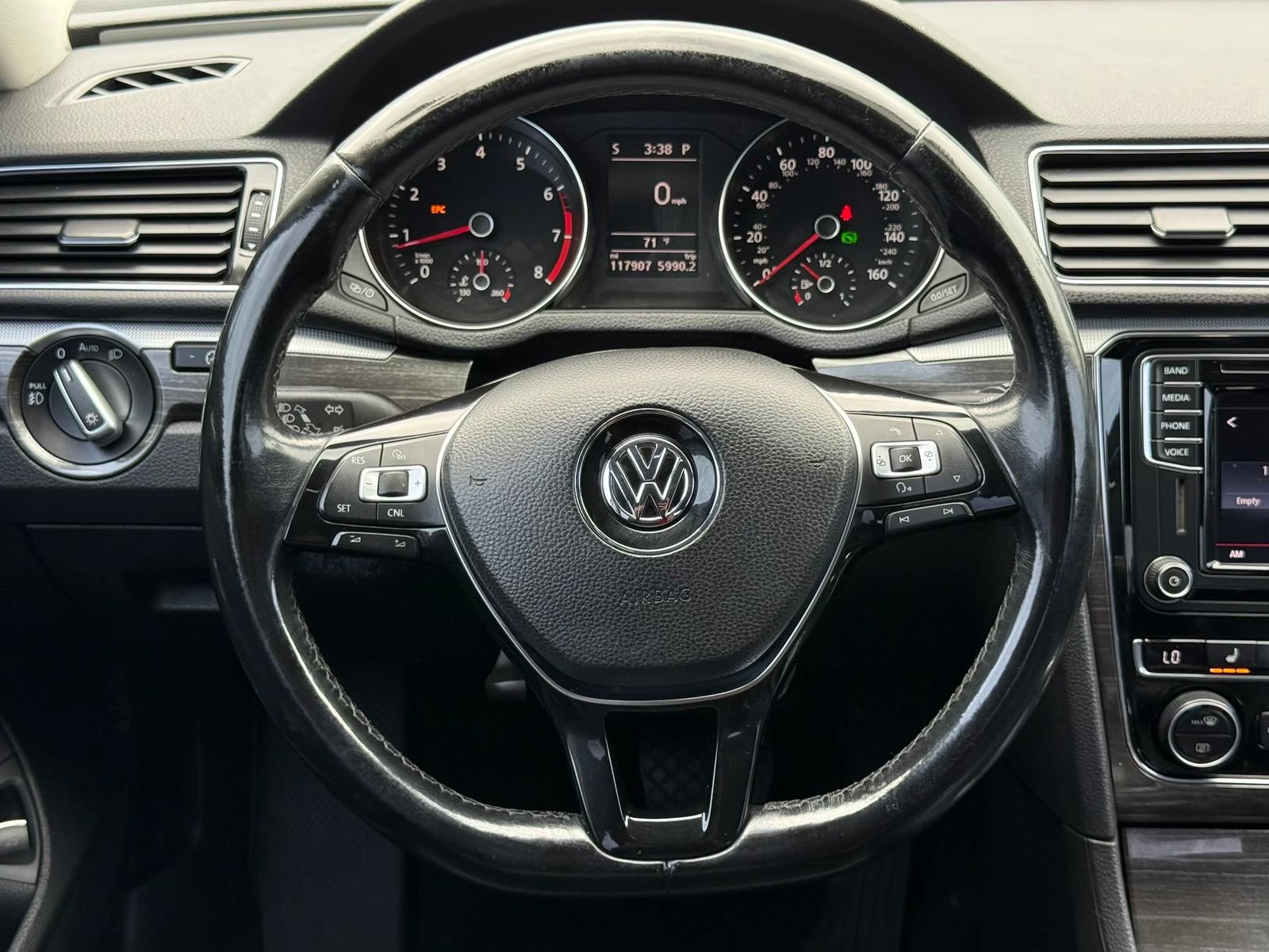 Used 2017 Volkswagen Passat 1.8T SE FWD image 26