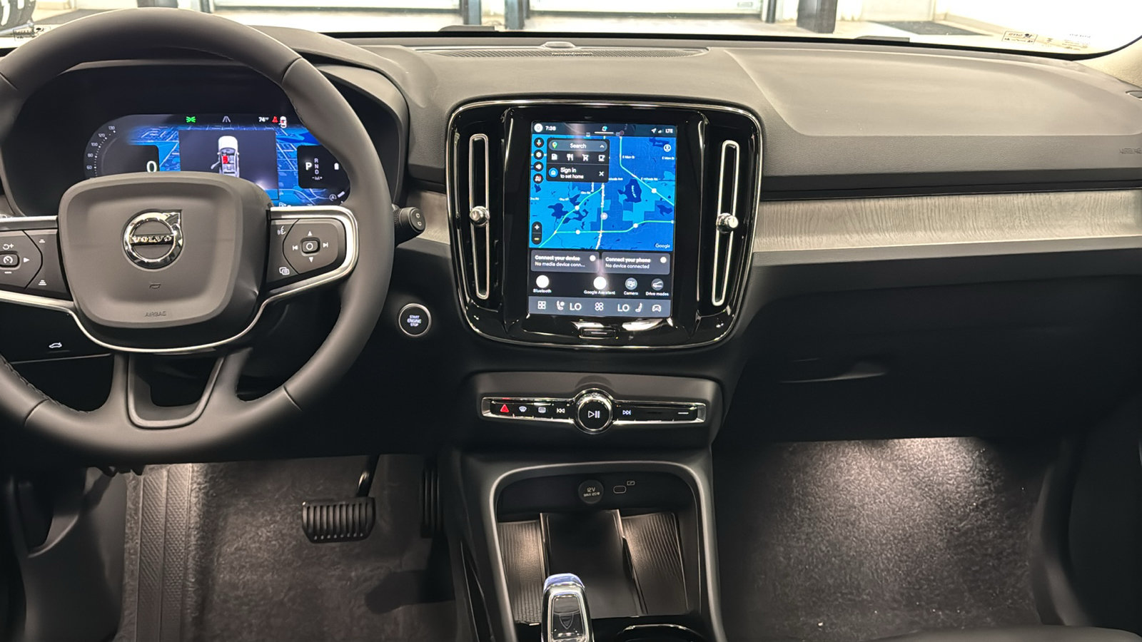 New 2026 Volvo XC40 B5 Plus w/ Protection Package Premier AWD/4WD image 11
