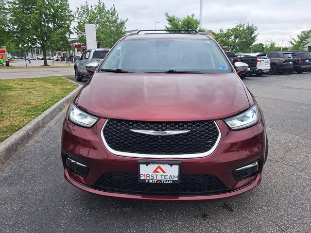 Used 2022 Chrysler Pacifica Limited FWD image 3