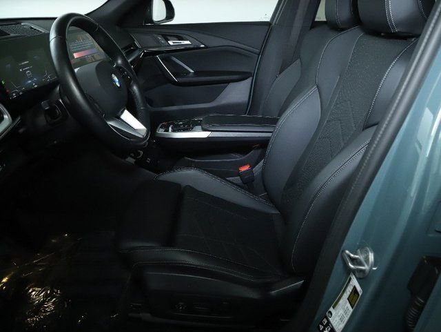 Used 2025 BMW X2 xDrive28i AWD/4WD image 23