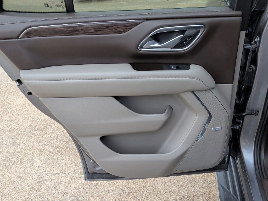 Used 2022 Chevrolet Tahoe LT w/ Luxury Package AWD/4WD image 36