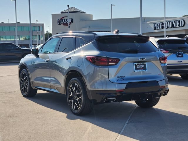 Used 2023 Chevrolet Blazer RS w/ Driver Confidence II Package FWD image 3