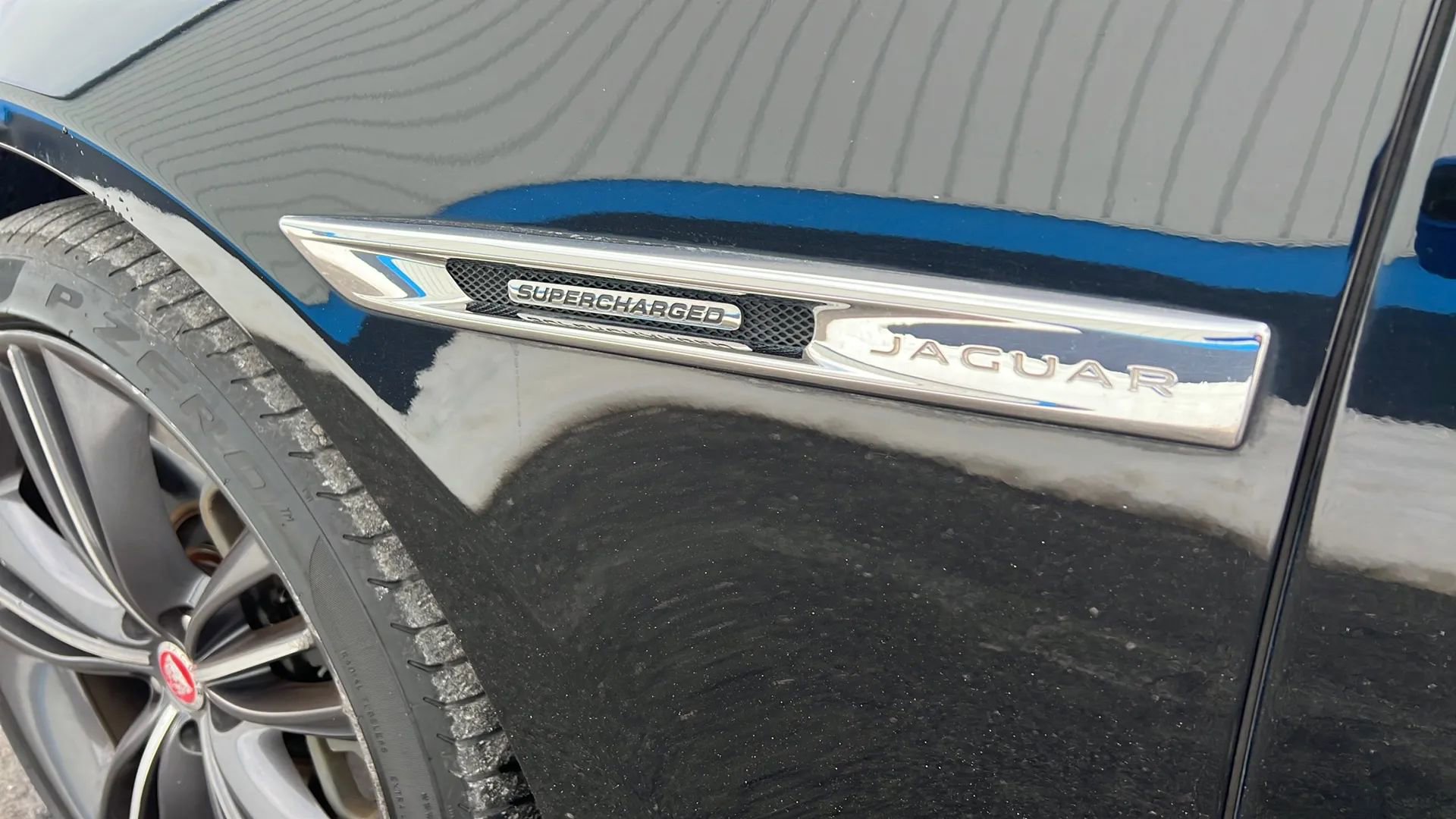 Used 2016 Jaguar XJ Supercharged image 8