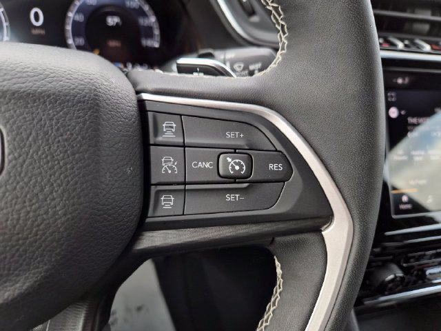 Used 2024 Jeep Grand Cherokee Altitude AWD/4WD image 20