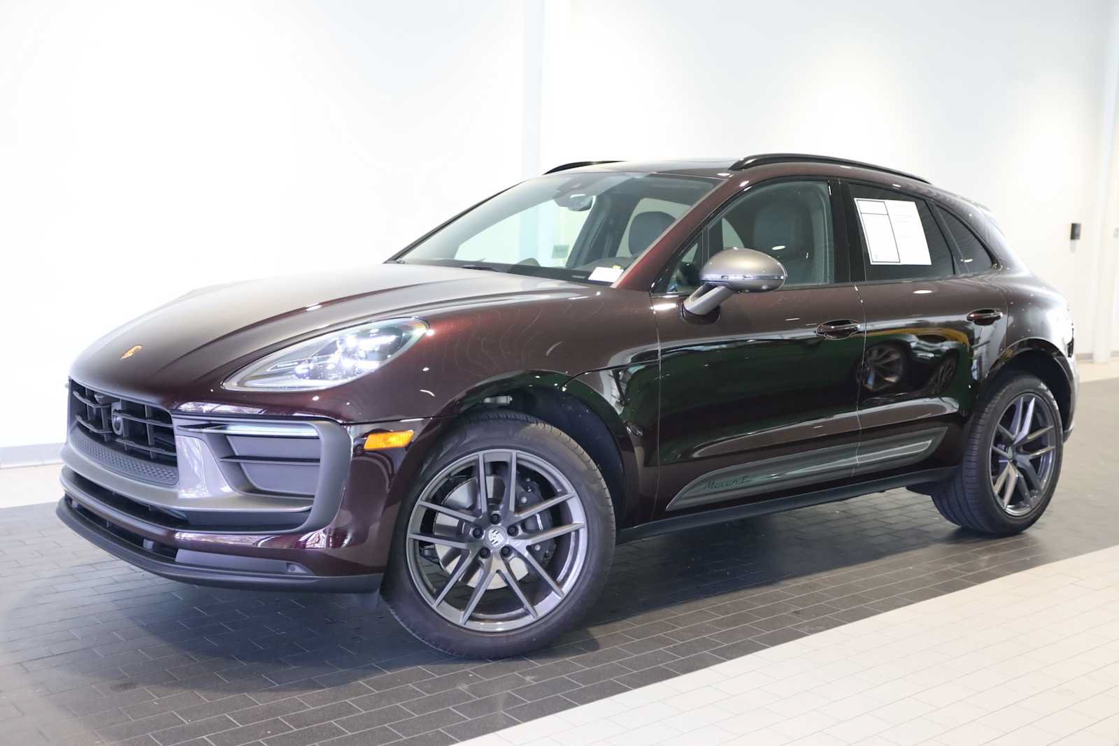Used 2025 Porsche Macan Turbo AWD/4WD image 1