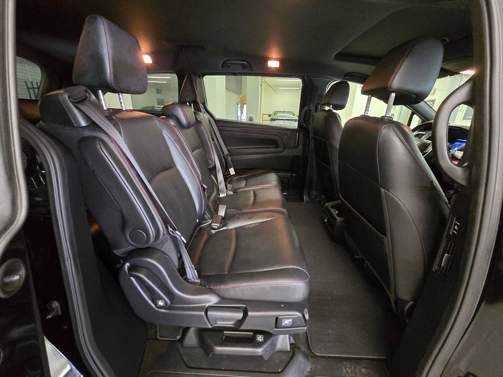 Used 2023 Honda Odyssey Sport image 12