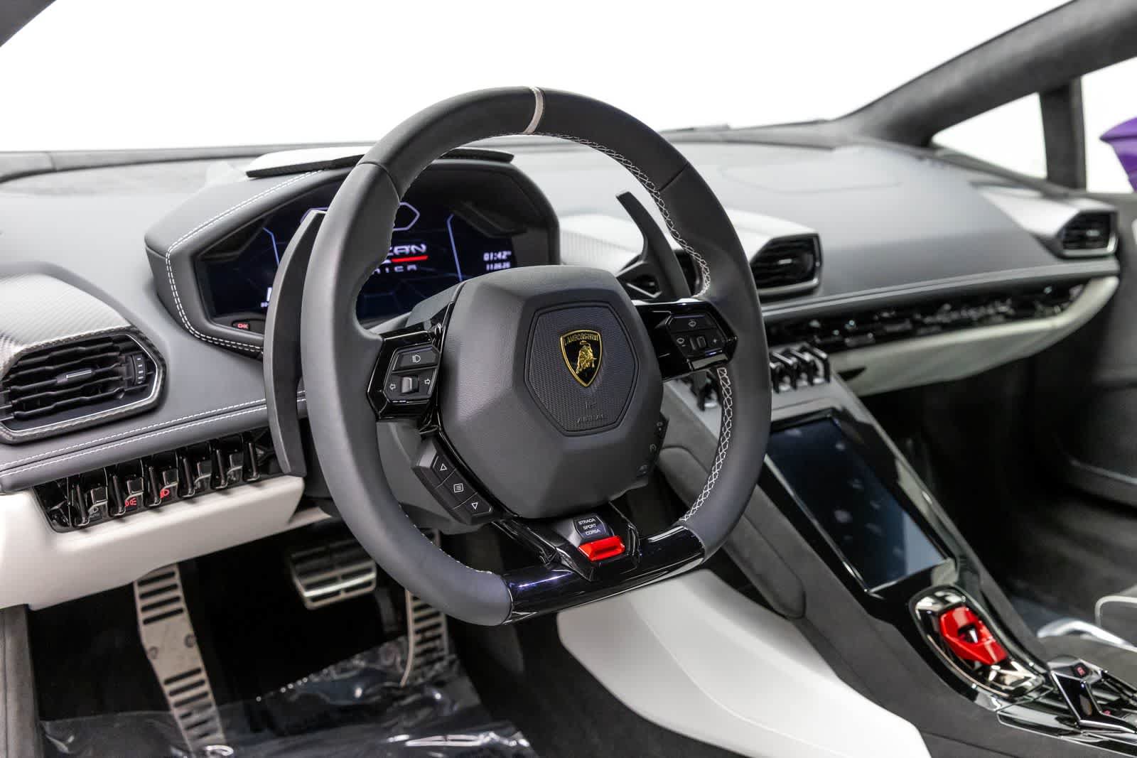 Used 2024 Lamborghini Huracan Tecnica RWD image 2