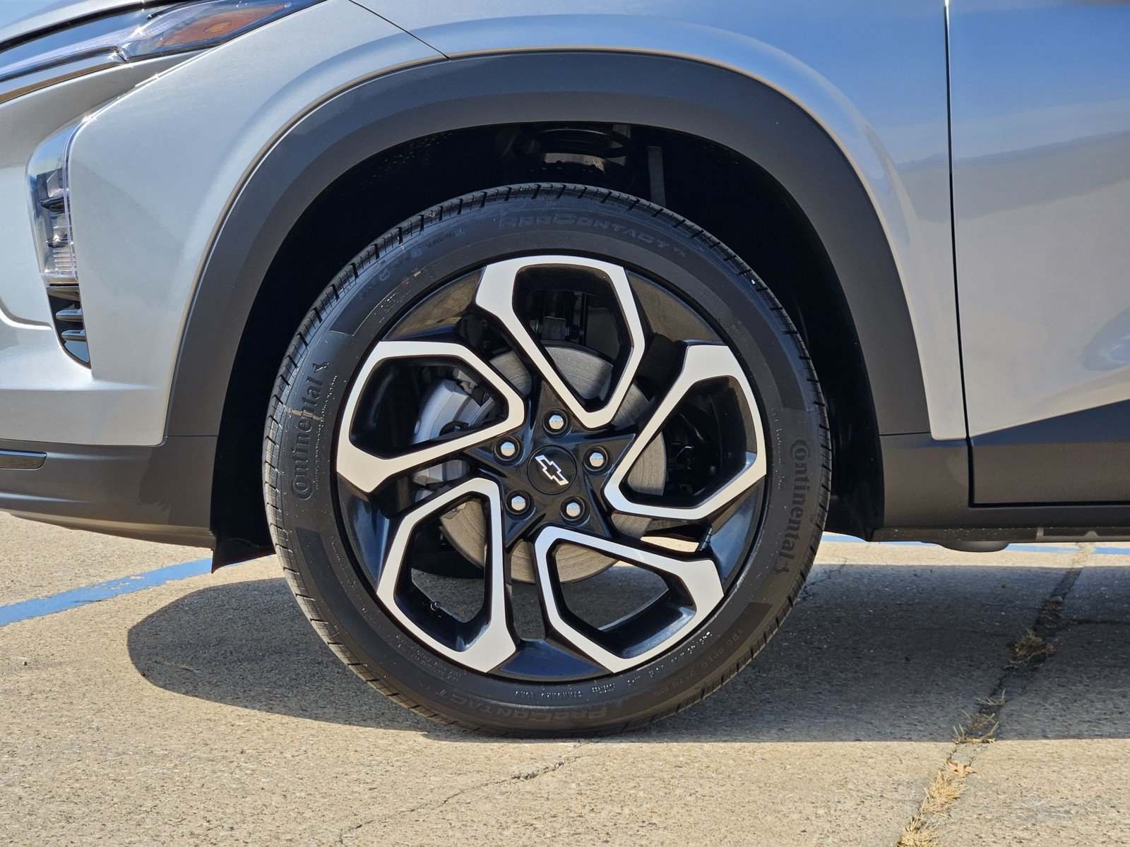New 2026 Chevrolet Trax RS w/ Sunroof Package FWD image 7