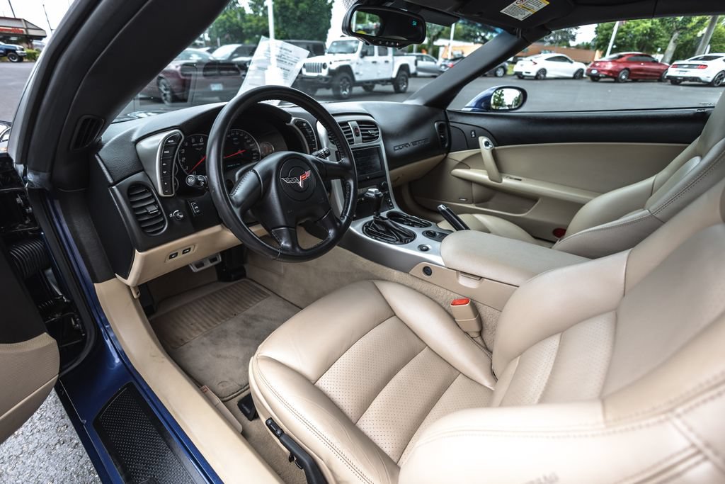 Used 2005 Chevrolet Corvette Convertible w/ Preferred Equipment Group RWD image 12