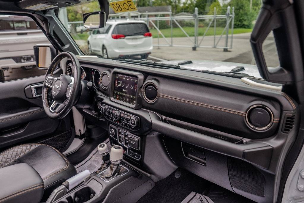 Used 2022 Jeep Wrangler Unlimited Sahara AWD/4WD image 23