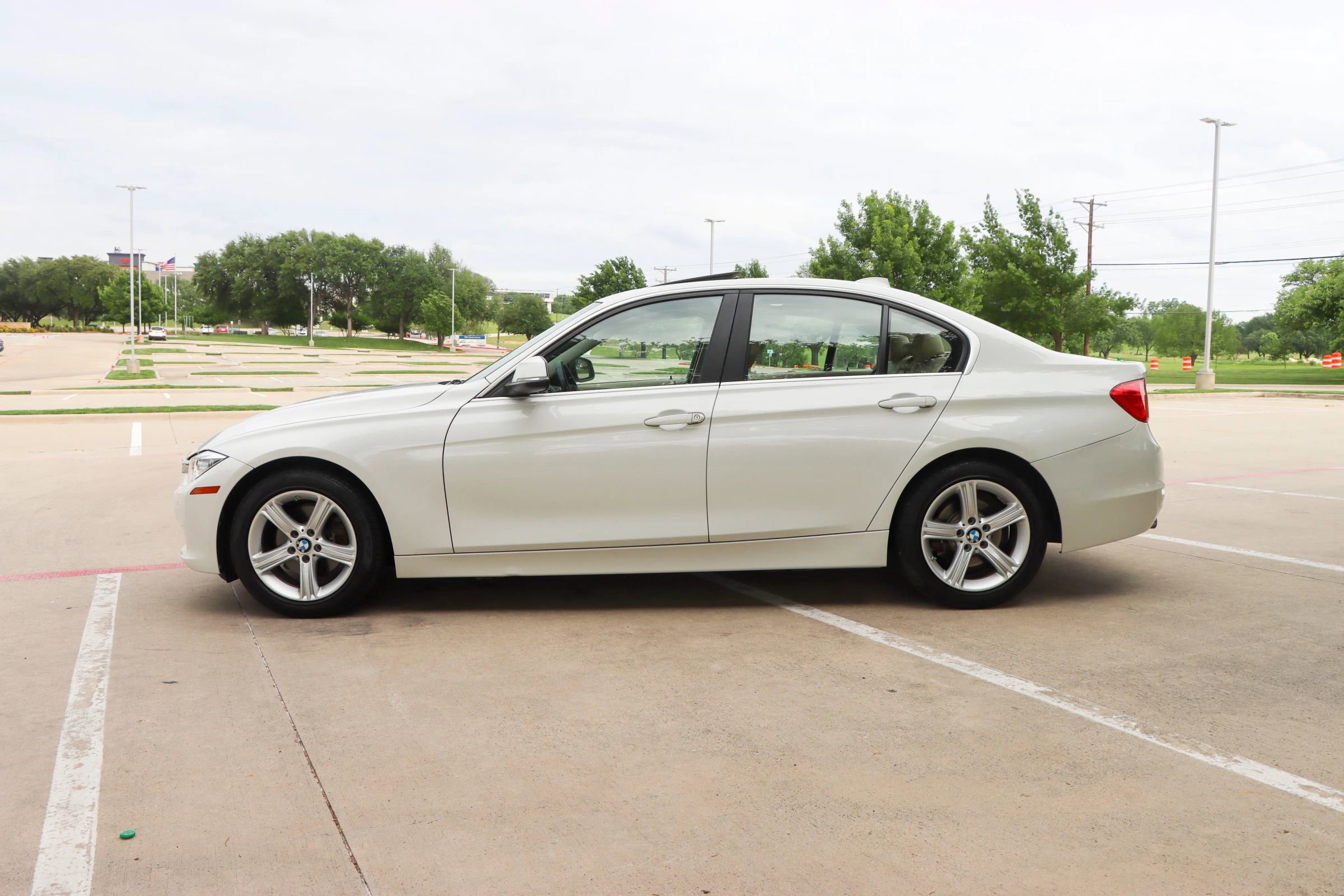 Used 2015 BMW 328i Sedan RWD image 4