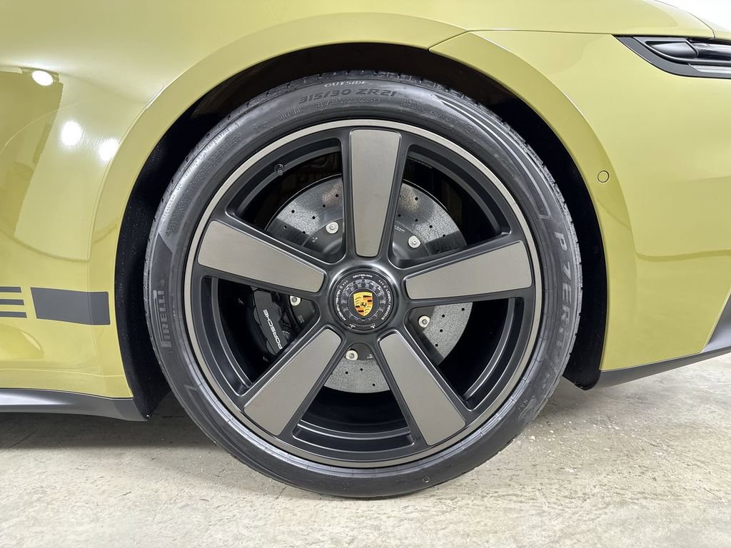 New 2026 Porsche 911 GTS image 14