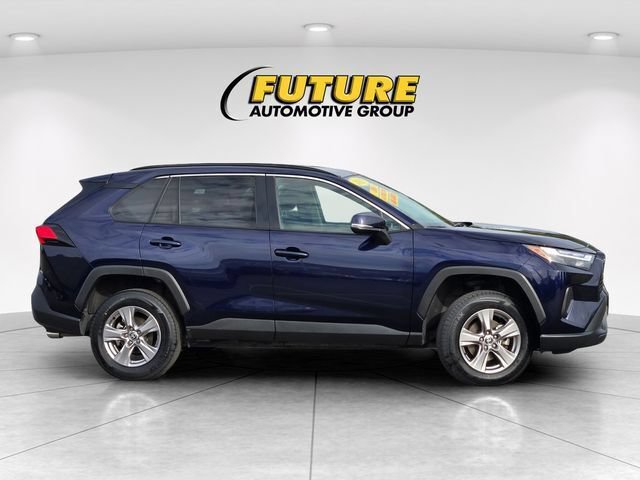 Used 2025 Toyota RAV4 XLE AWD/4WD image 4