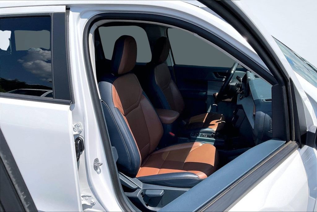 Used 2022 Ford Maverick Lariat w/ Lariat Luxury Package FWD image 30