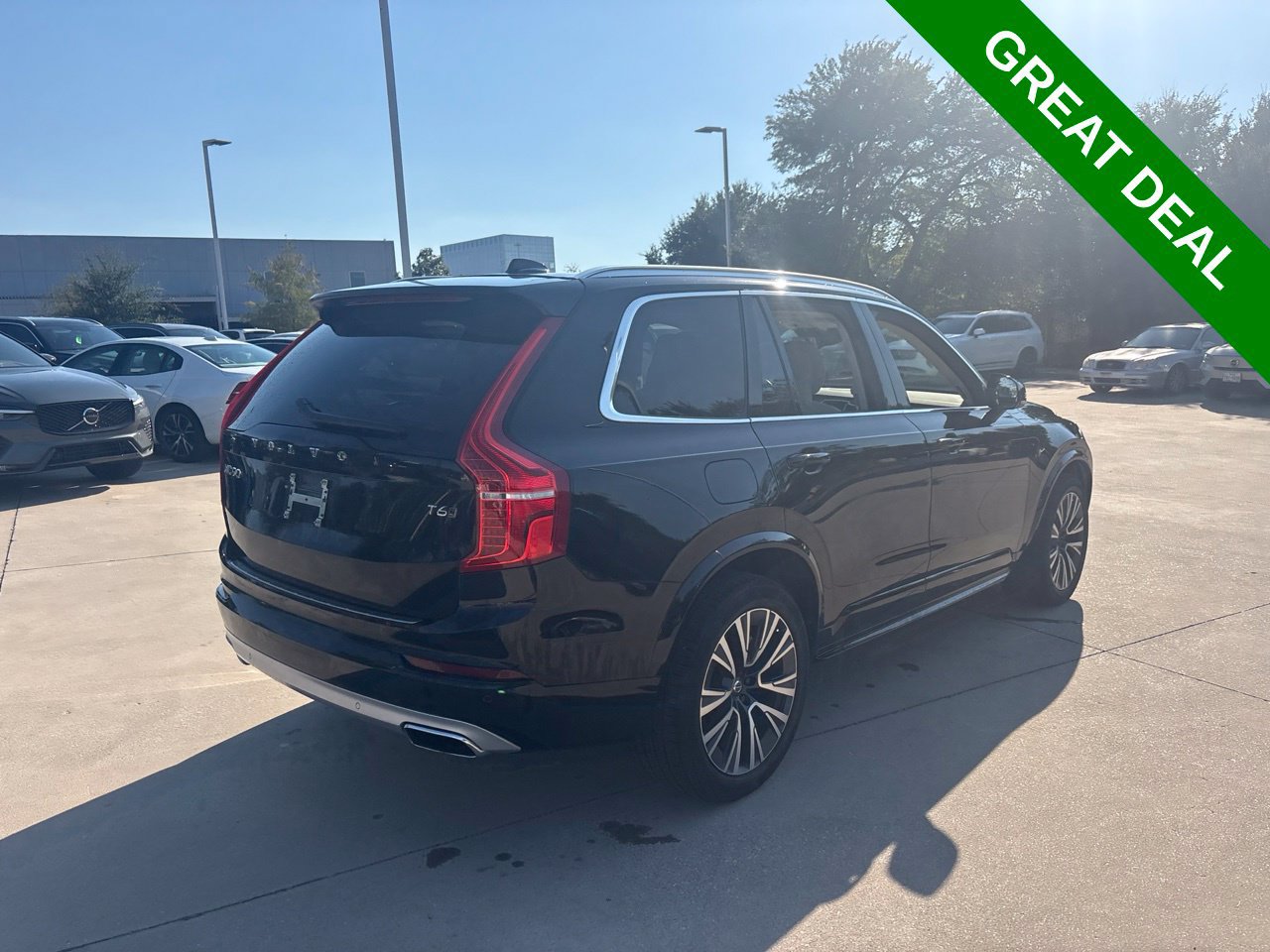 Used 2021 Volvo XC90 T6 Momentum w/ Advanced Package AWD/4WD image 6