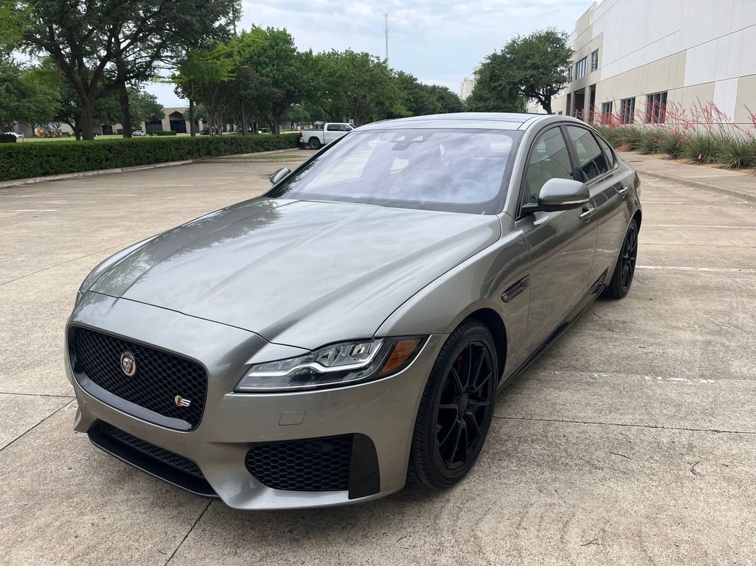 Used 2017 Jaguar XF S RWD image 4