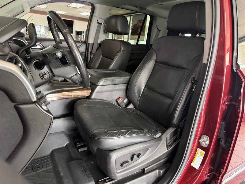 Used 2019 Chevrolet Tahoe LT w/ LT Signature Package AWD/4WD image 9