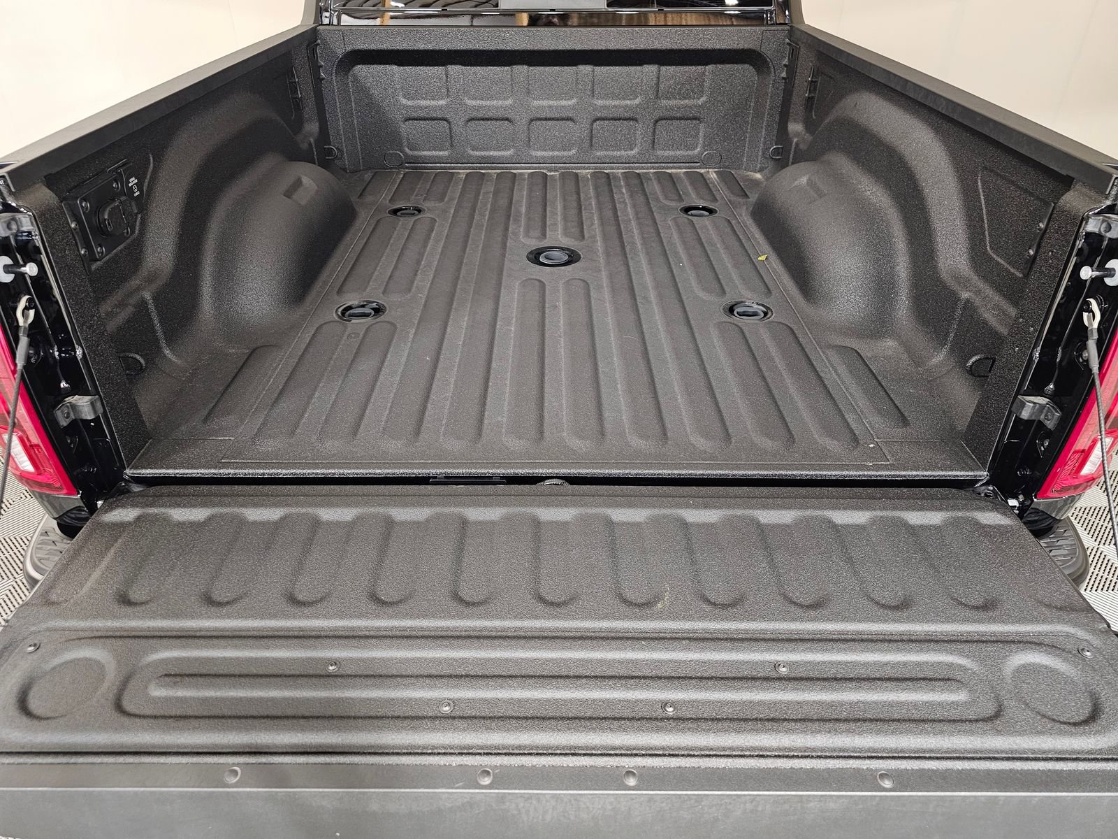 New 2026 RAM 2500 Laramie w/ Sport Appearance Package image 40