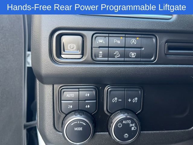 Used 2024 Chevrolet Tahoe Z71 w/ Luxury Package image 16