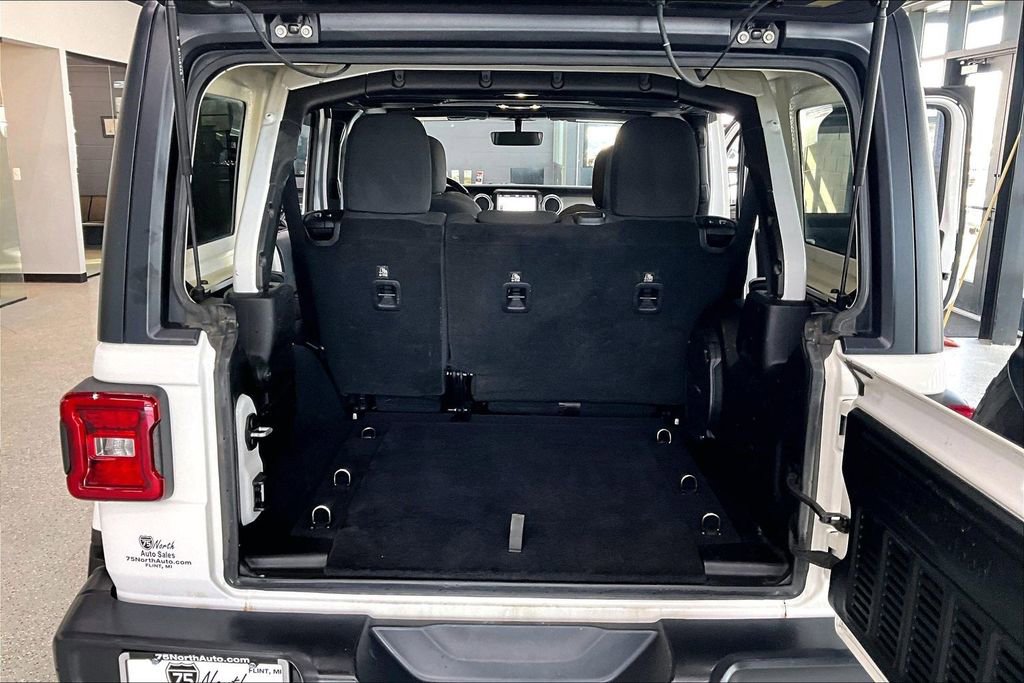 Used 2019 Jeep Wrangler Unlimited Sahara w/ Uconnect 4C Nav & Sound Group AWD/4WD image 23