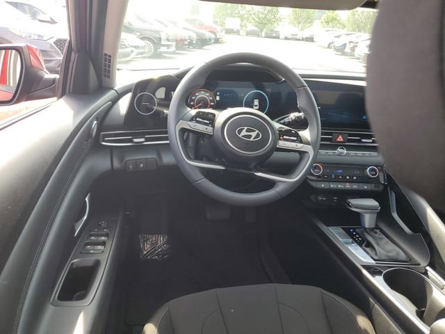 Certified 2025 Hyundai Elantra SEL FWD image 9