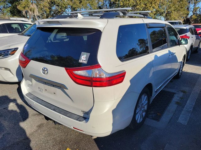 Used 2015 Toyota Sienna Limited image 4