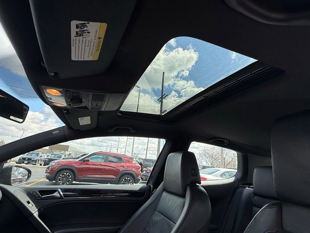 Used 2011 Volkswagen Golf 2-Door image 5