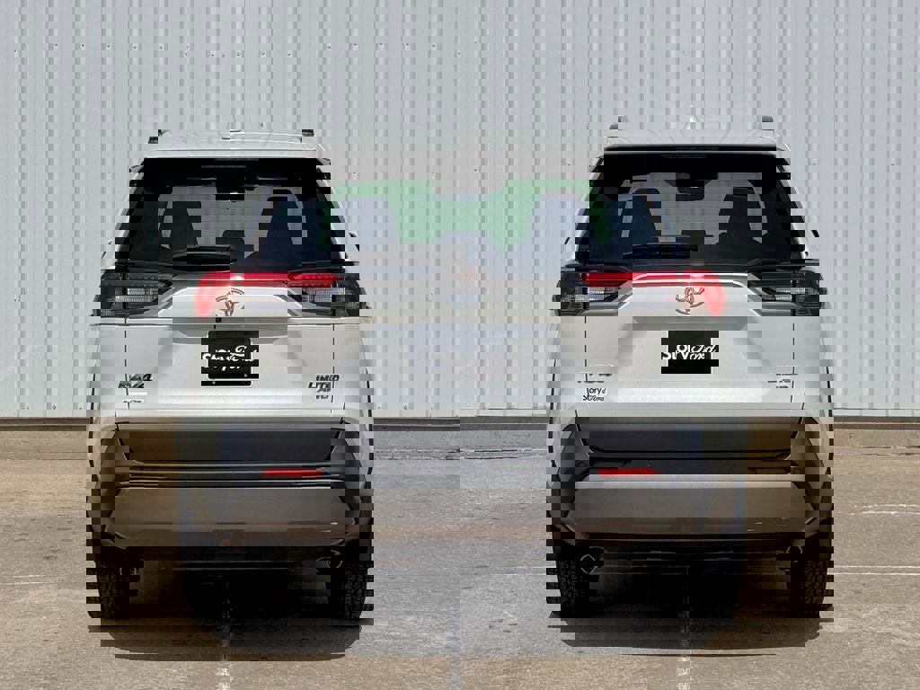 Used 2021 Toyota RAV4 Limited w/ Limited Grade Weather Package AWD/4WD image 5