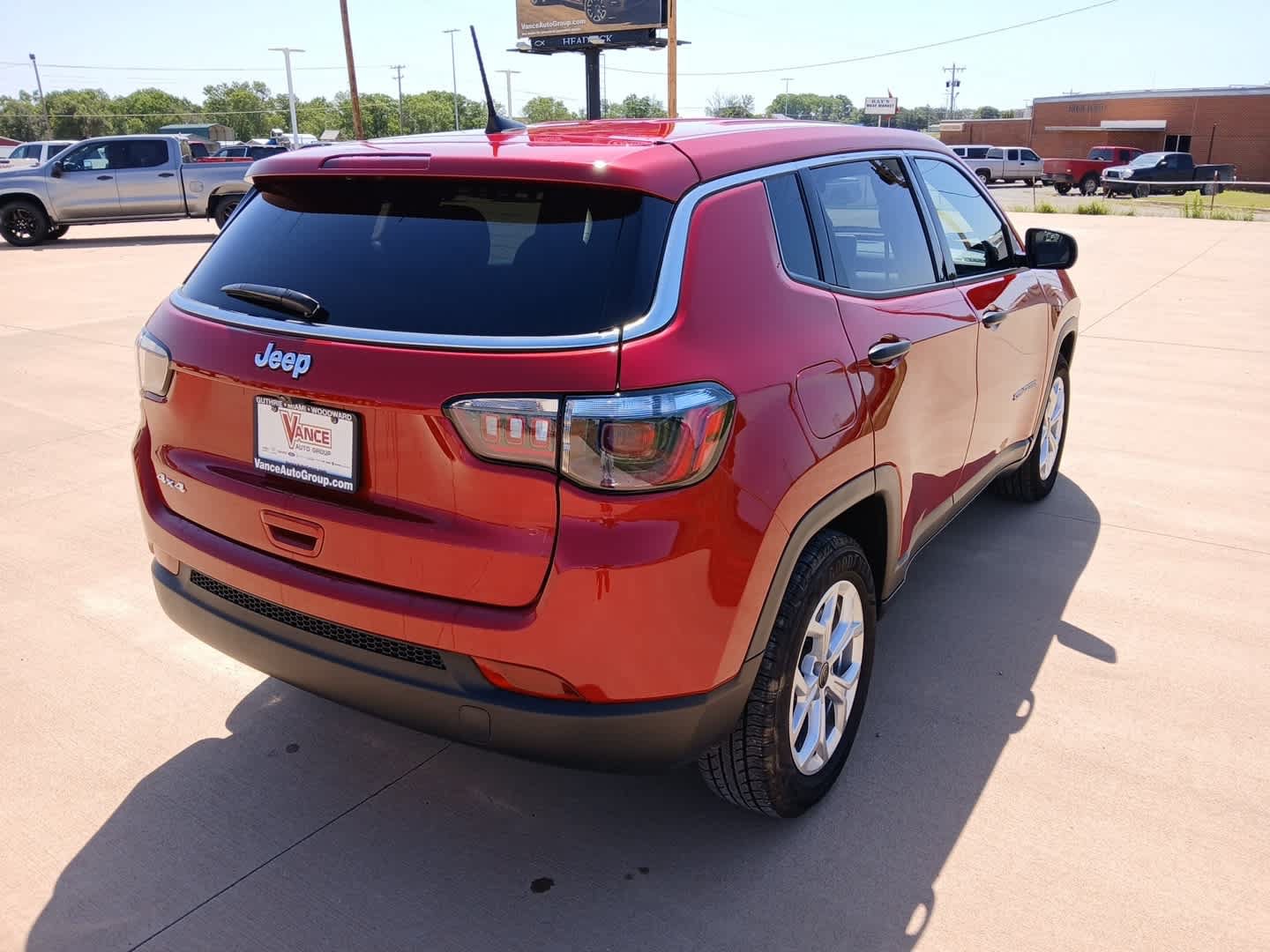 Used 2025 Jeep Compass Sport AWD/4WD image 6