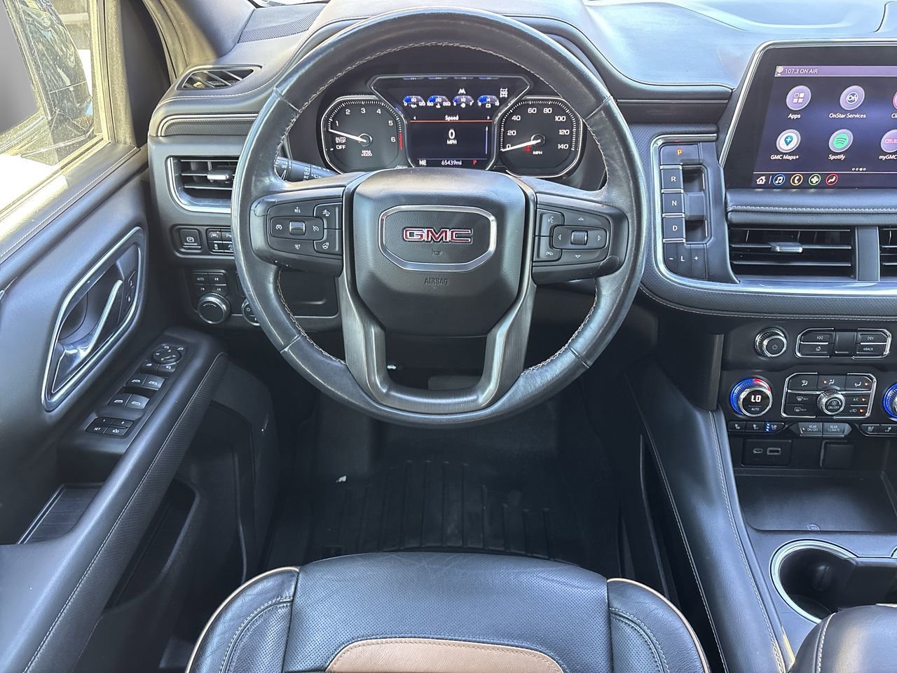 Used 2021 GMC Yukon XL AT4 w/ Technology Package image 13