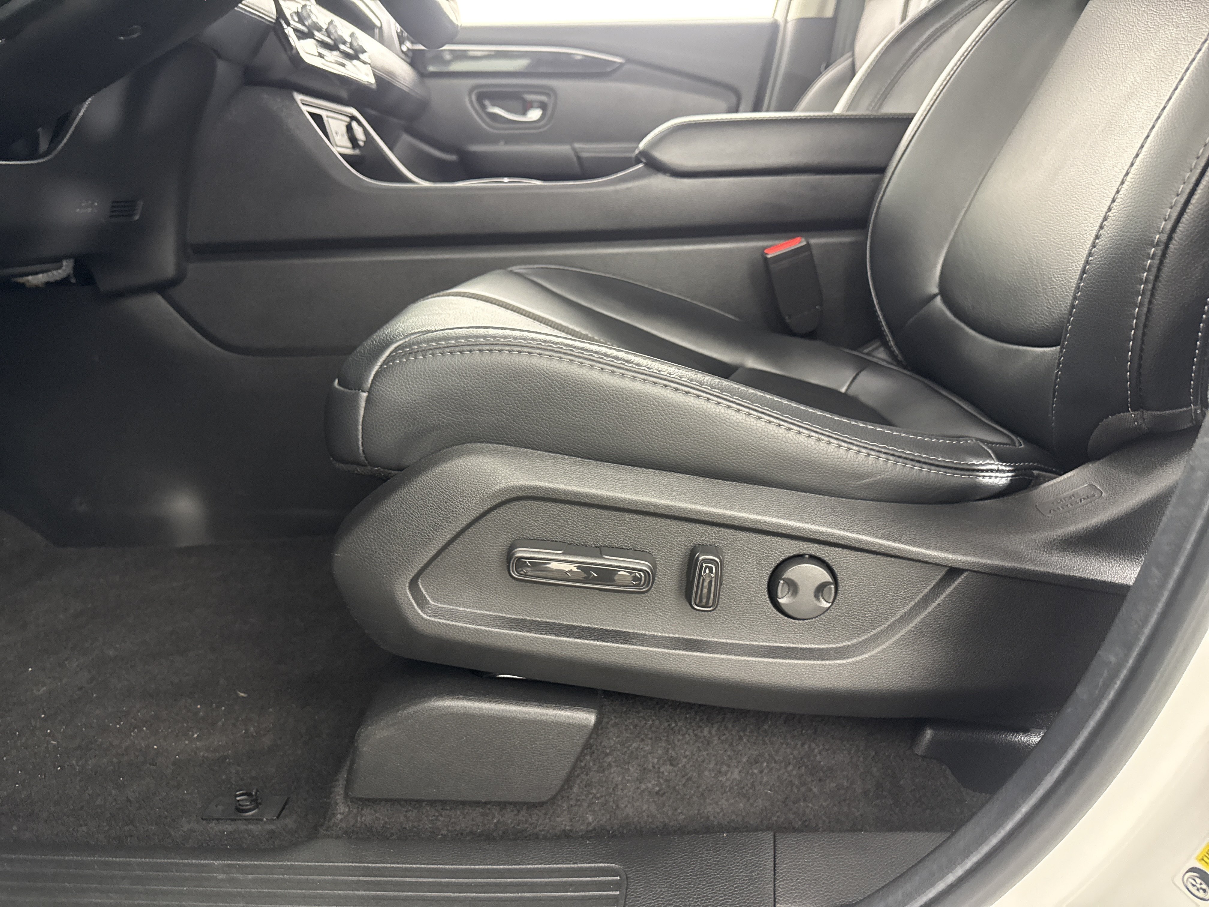 Certified 2024 Honda Pilot EX-L image 16