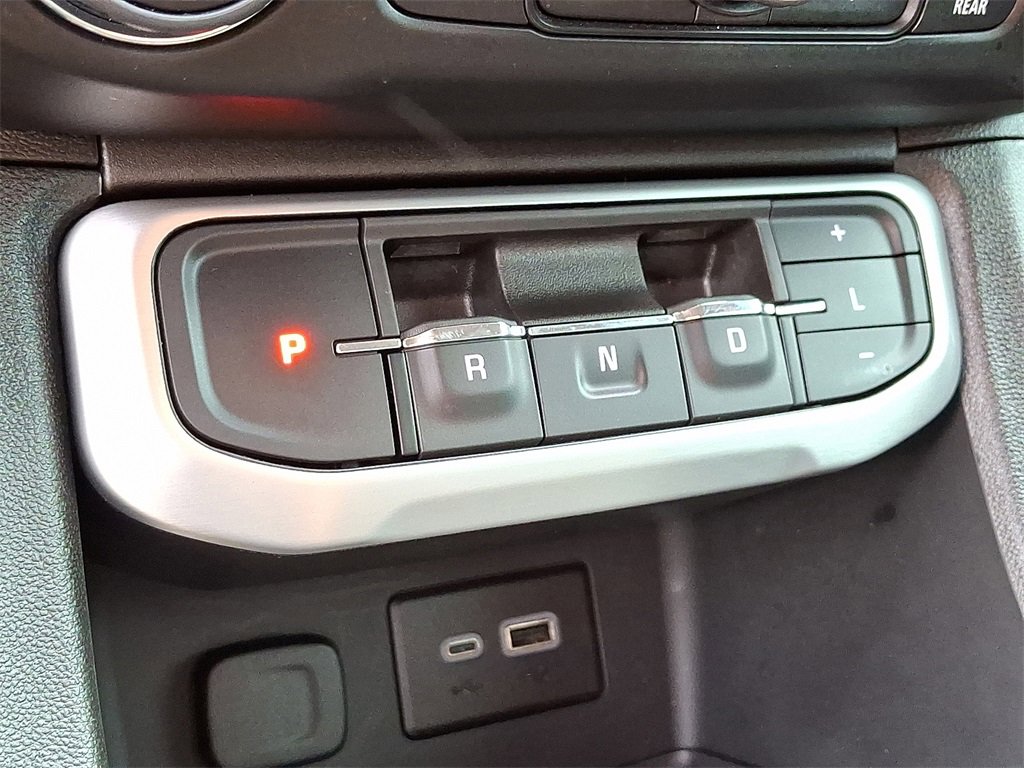 Certified 2023 GMC Acadia SLE w/ Driver Convenience Package image 16