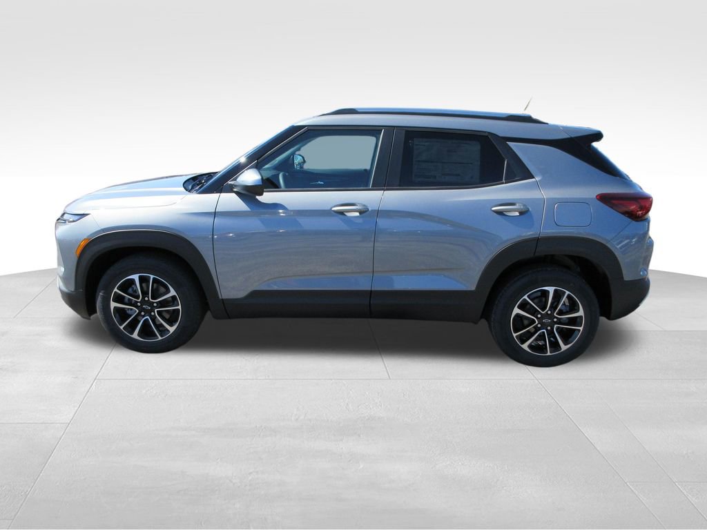 New 2026 Chevrolet TrailBlazer LT w/ LPO, Blackout Package FWD image 2