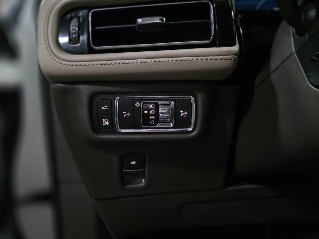 Used 2021 Lincoln Nautilus Reserve image 30