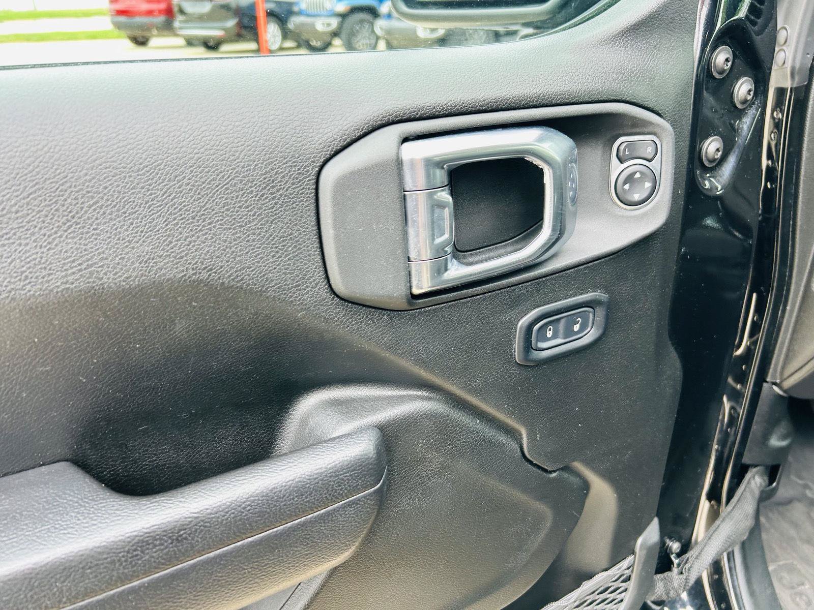 Used 2022 Jeep Wrangler Unlimited Sport AWD/4WD image 8